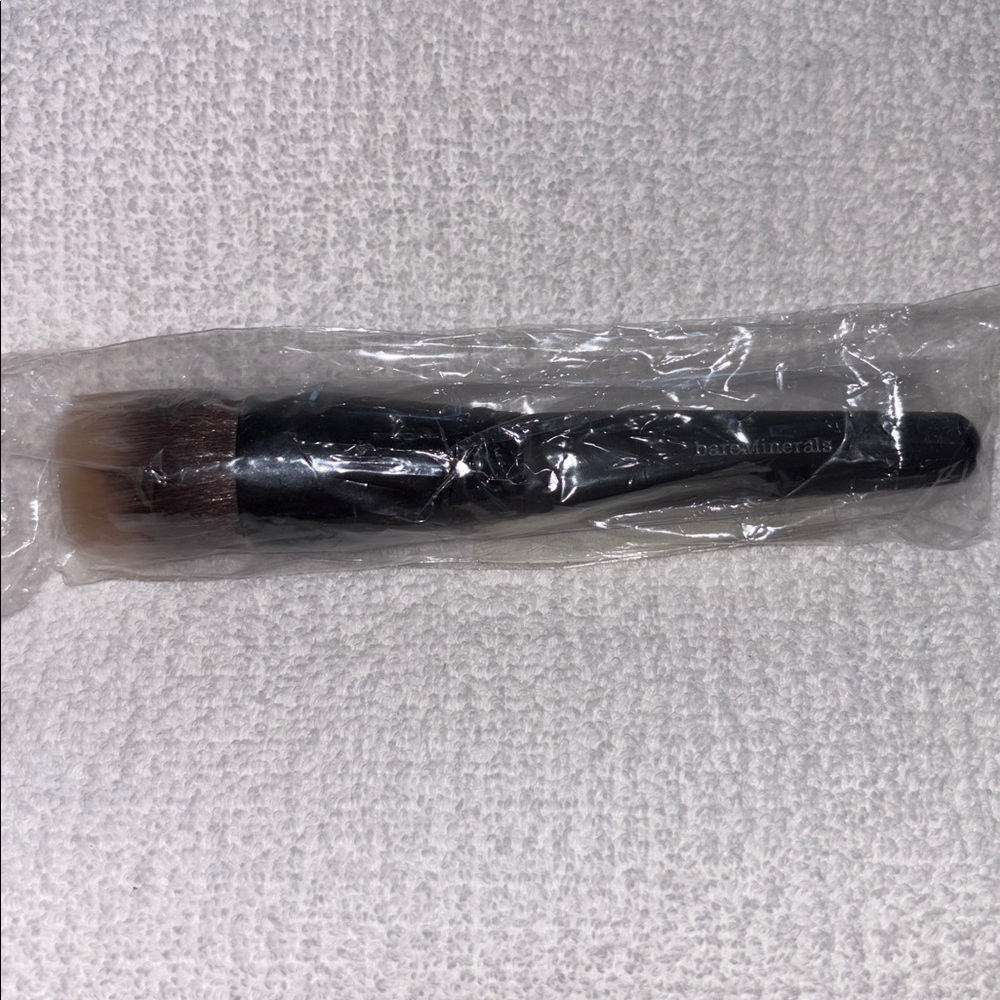 bareMinerals Smoothing Face Brush